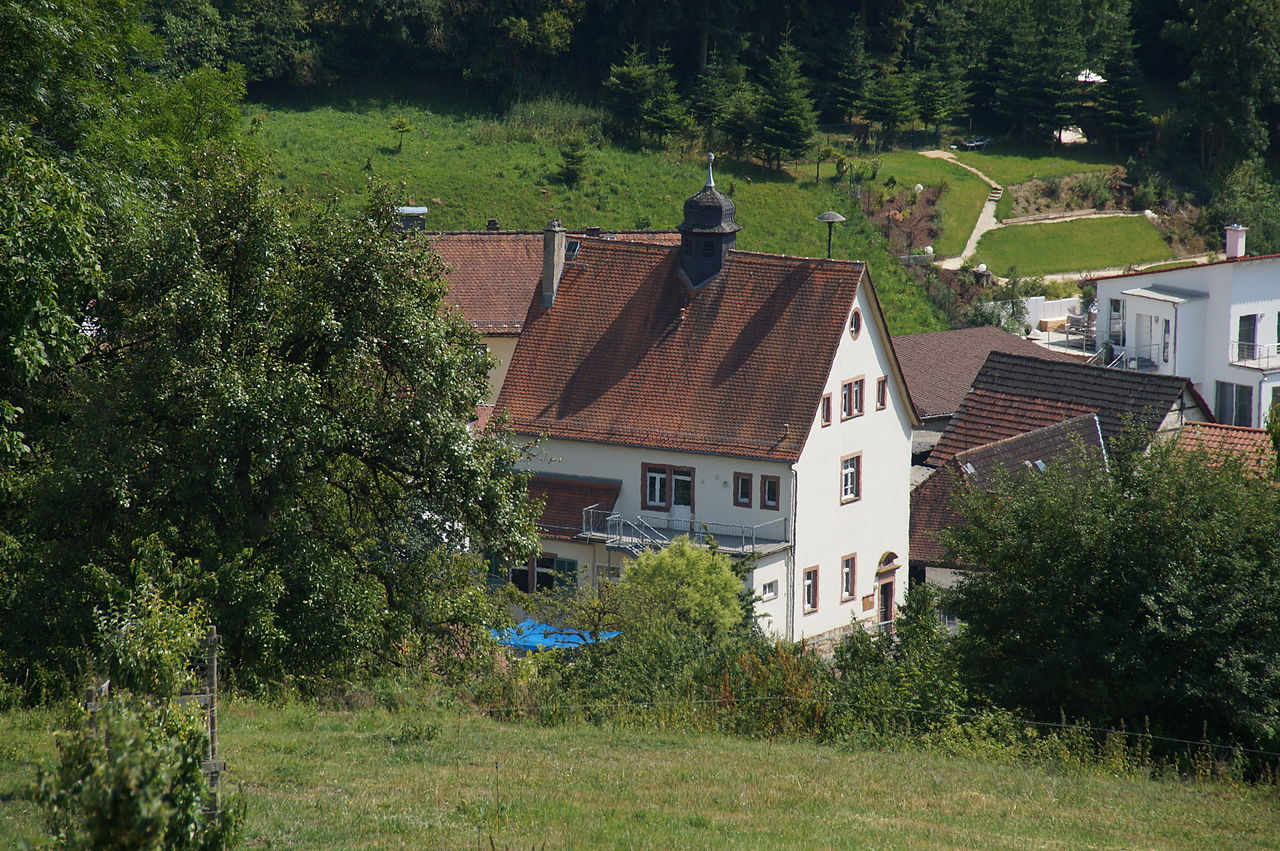 Altes Schulhaus in Hochstädten